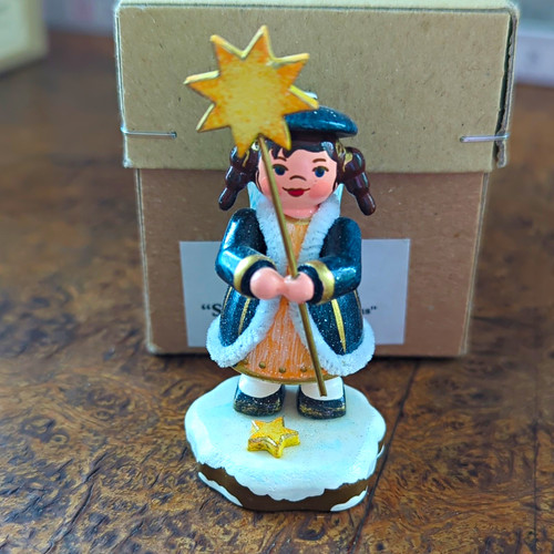 Hubrig winterkind holzfigur - winterkind,