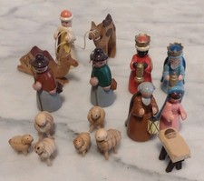 16 Krippenfiguren bemalt