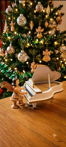 Engel weißem piano - weißem,